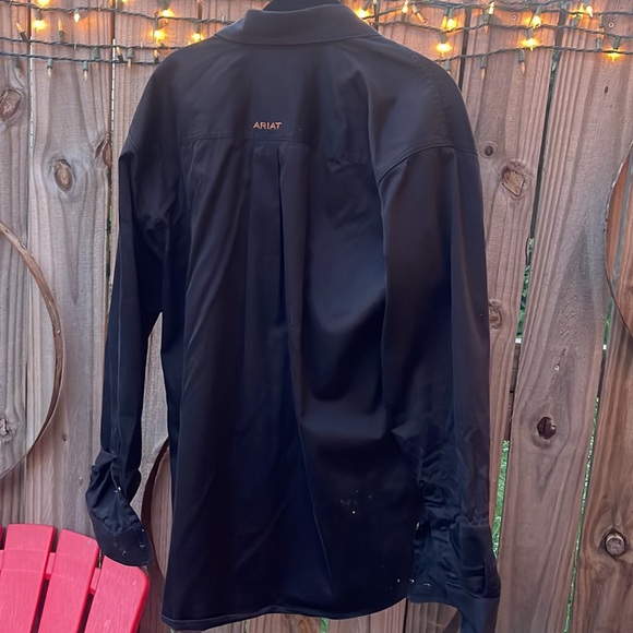 Black ARIAT button down - Picture 4 of 8